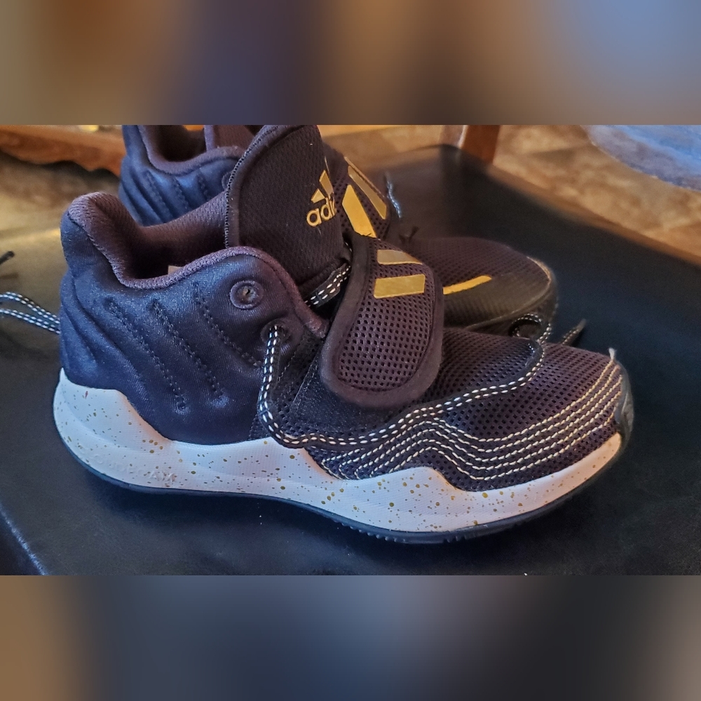 Boys Adidas Shoes Size 1